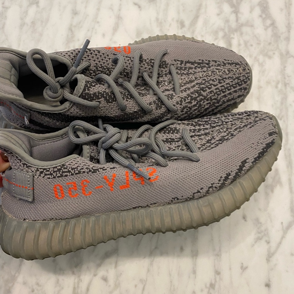 Yeezy Boost - Picture 3 of 4